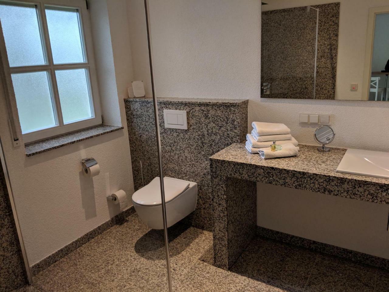 Landgut Schill Hotel Osthofen Luaran gambar